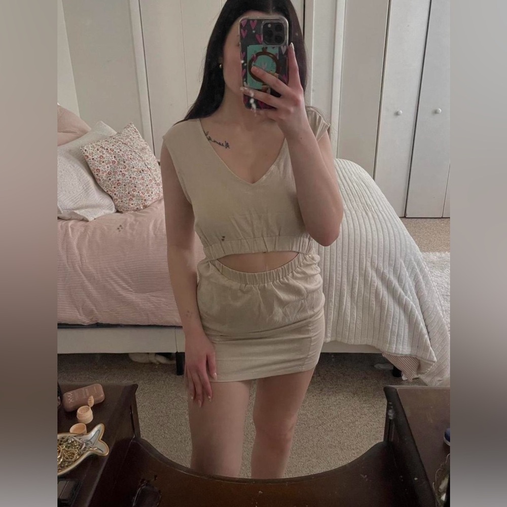 Linen Cutout Mini Dress - Picture 4 of 4